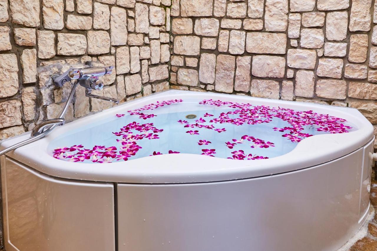 Petit Bali Ikebukuro (Adults Only) Hotel Токио Екстериор снимка